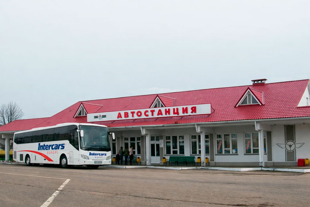 Автостанция Дзержинск — вход в здание автостанции на Коммунистическом переулке