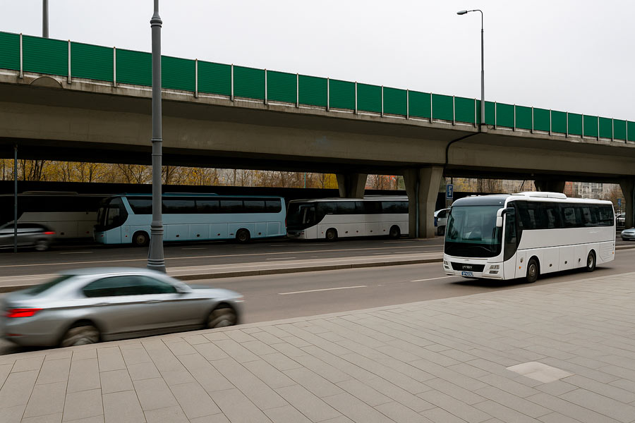Подъезд к автовокзалу и парковочная зона для пассажиров